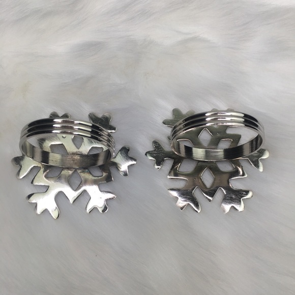 SOLD: Silver Snowflake Napkin Ring 4 Set - Picture 7 of 8